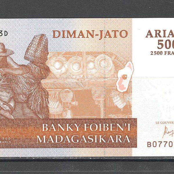 Madagaskaras 500 ariarių 2004 m. 1